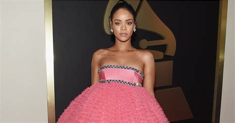 Rihannas Dress At The 2015 Grammy Awards Popsugar Fashion