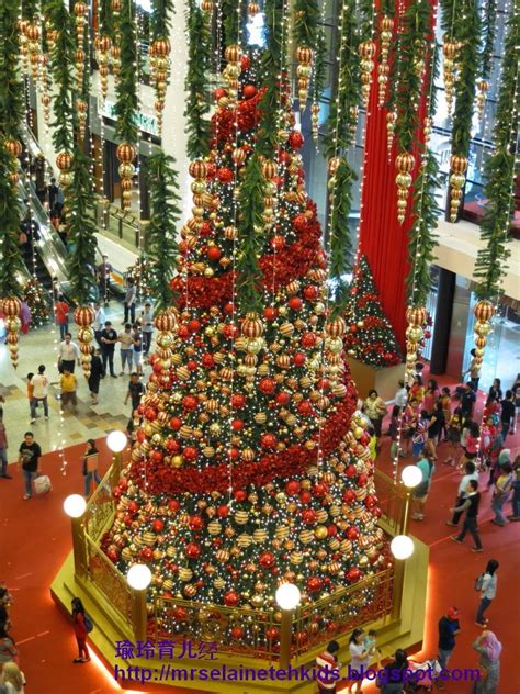 There is an elevator provided for the guests' convenience. 瑜玲育儿经 (Elaine Teh): 成功时代广场（Berjaya Time Square）圣诞布置 ...