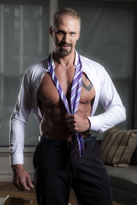 Muscle Daddy Dallas Steele Does Lucasentertainment