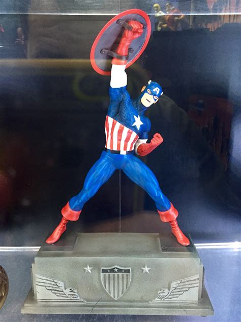Although it was initially theorized to be released as an american independence day celebration, new information suggests that captain america will be coming to fortnite a couple of days early and. Toy Fair 2017 DST Marvel Statues: Thor! Psylocke! Spider ...