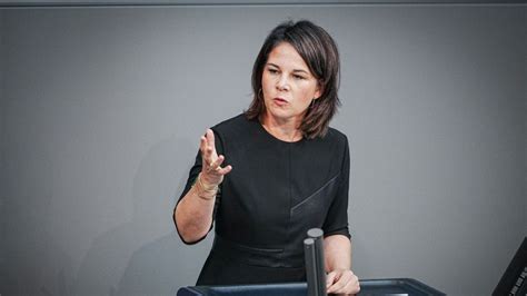 Politiker-Ranking aktuell: Annalena Baerbock triumphiert erneut! Doch