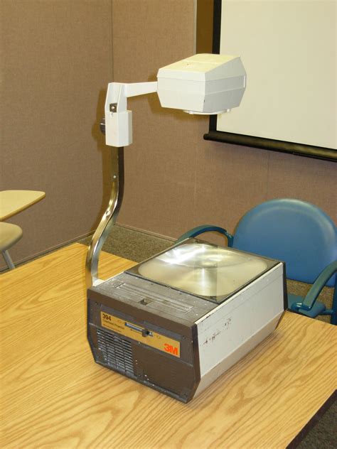 File Overhead Projector 3m 01  Wikimedia Commons