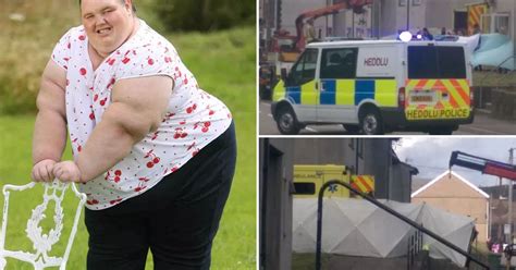 Georgia Davis Woman Once Dubbed Britains Fattest Teenager Lifted Into Ambulance By Crane In