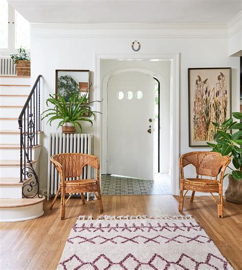 20 Entryway Decorating Ideas To Greet Guests In Style