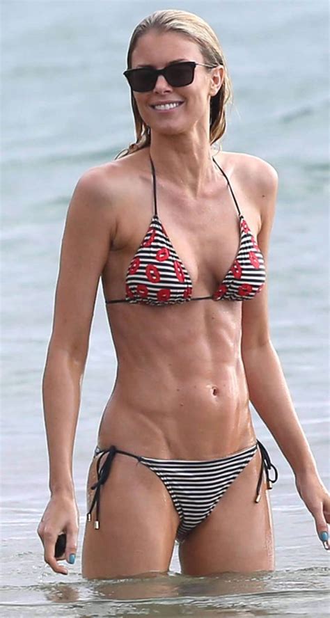 Hot And Sexy Julie Bowen Bikini Photos In 2023 Knockoutpanties
