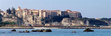 Mieten sie einen mietwagen in tropea zu preisen, die cdw, diebstahlversicherung, unbegrenzte kilometeranzahl usw. Reisetipps Sprachreise Tropea Italien - DIALOG