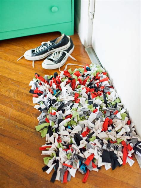 9 Creative Ways To Upcycle Your Old T Shirts Hgtvs Decorating
