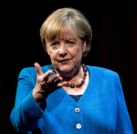 Haushaltsdebatte Angela Merkel Prügelt Böse Auf Die Grünen Ein Welt
