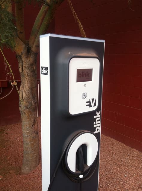Electric-Car Charging Stations Going In? Best Practices Guide Issued