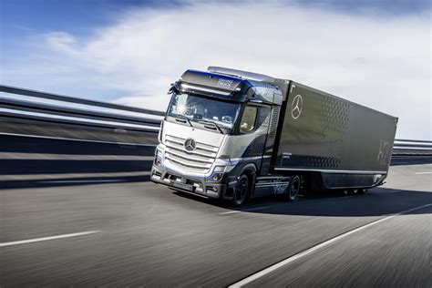 Daimler Begins Rigorous Testing Of Its Fuel Cell Truck The EV Report