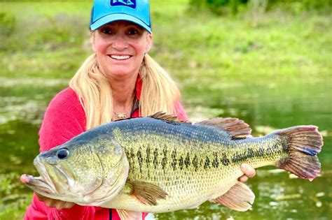 Possible World Record Largemouth Bass Landed From 10 Acre Po Fly