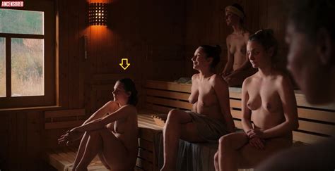 Lilith H Le Nue Dans Heated A Sauna Session