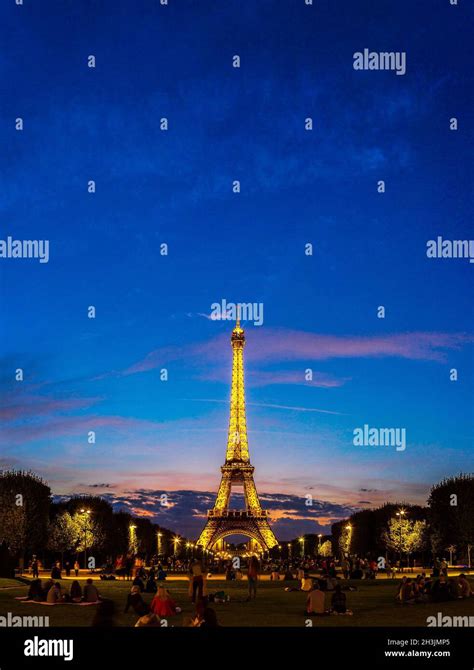 Eiffel Tower At Sunset In Paris Stock Photo Alamy