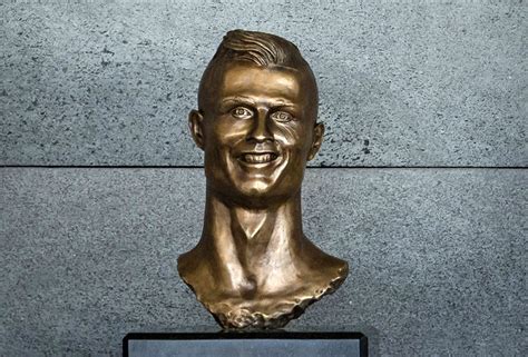 Cristiano ronaldo at the unveiling of the original bust. Cristiano Ronaldo sculptor explains why statue doesn't ...