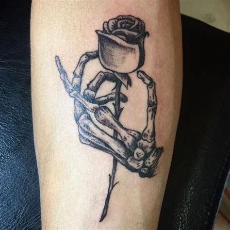 Tattoo Skeleton Hand Holds Black Rose Tattoos Grey Tattoo Skeleton