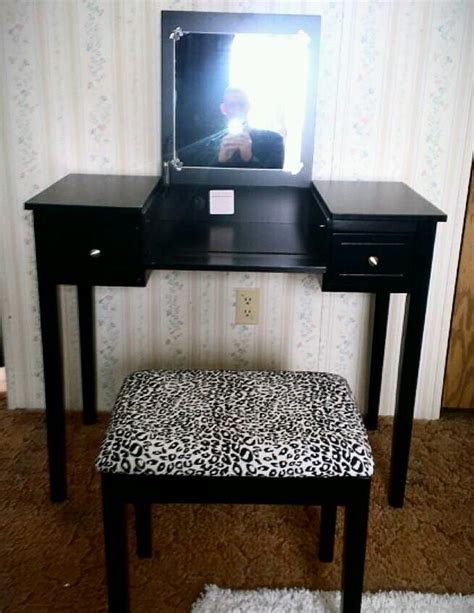 Amazing leopard print house decor cheetah bedroom living room design clean pics for style and ideas. My new vanity! Leopard seat | Leopard bedroom, Home decor ...