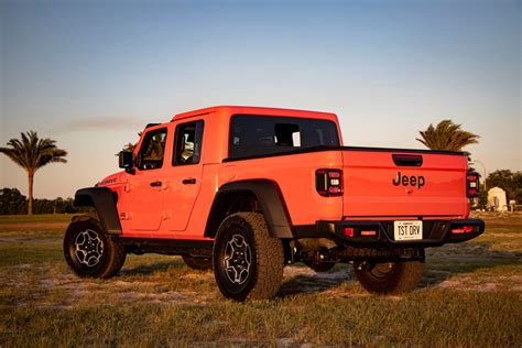 The forthcoming 2021 jeep gladiator will hit the dealerships in the second half of 2020. 2021 Gladiator 392 V8 : 2021 Jeep Wrangler 392 HEMI V8 Prototype Shows BFG T/A KO2 ... / Find ...