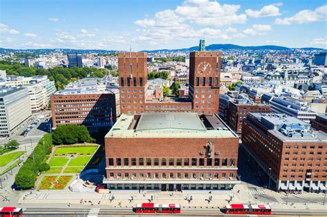 Oslo Rådhus Bystyrets Storstue Byens Sjel Go Guides