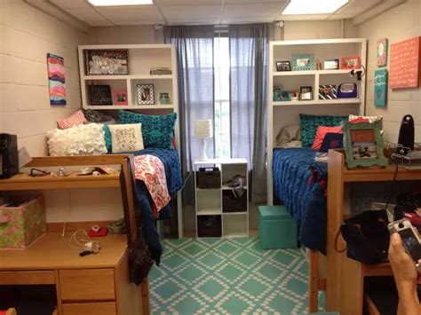 Floor plans vary from residence hall to residence hall. What do UCLA dorms look like? - Quora