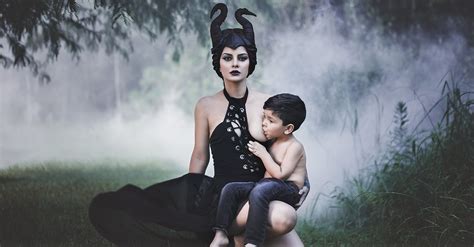 The Sweet Story Behind This Moms Cosplaying Breastfeeding Photo Huffpost