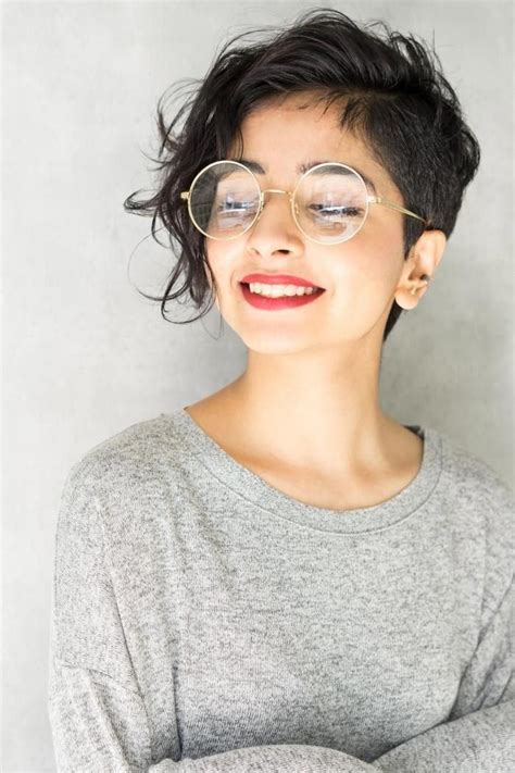 33 Hairstyles For Women With Glasses Marilynchiara