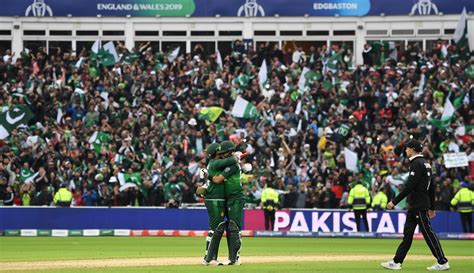 Pakistan Beat New Zealand To Keep Semi Final Hopes Alive At Cricket
