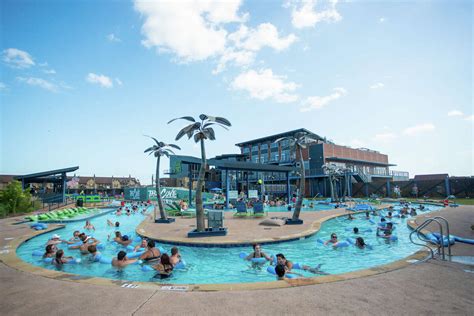 Texas Adults Only Waterpark Features Alcohol A Lazy River And More