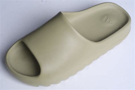 Adidas Yeezy Slipper For Men 781081 4200 Usd Wholesale Replica