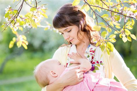 The Challenges Of Breastfeeding In Summer The Pulse