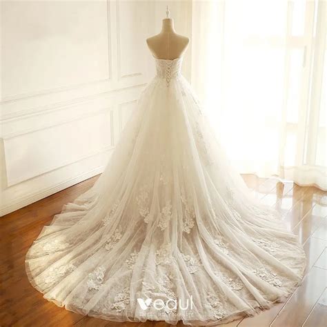 Elegant Ivory Wedding Dresses 2018 Ball Gown Lace Appliques Crystal