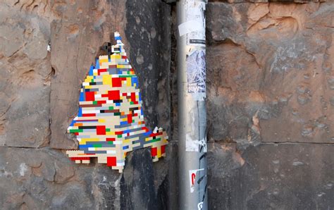 Bytes Street Art Lego
