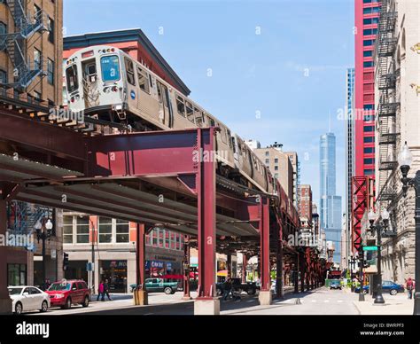 Elevated Train In The Loop Chicago Illinois Stock Photo Alamy