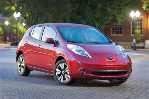 2017 Nissan Leaf Review And Ratings Edmunds