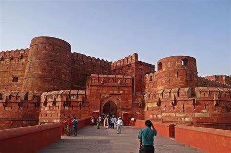 Ultimate Travel Guide To Agra Fort History Attraction Sound And Light