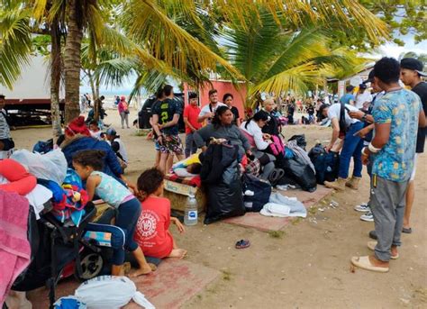 Colombia Unos Migrantes Esperan Cruzar El Dari N