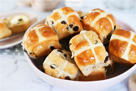 Hot Cross Buns With Traditional Fruit And Spice And All Things Nice
