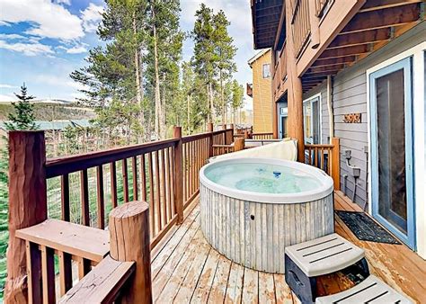 Mountain View Home W Private Hot Tub 2 Fireplaces Deck 250 Yards