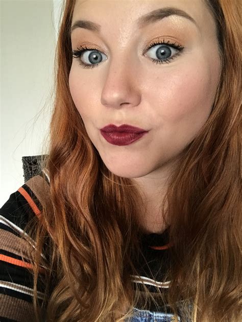 Captivating Lip Powder Lips Makeup Selfie