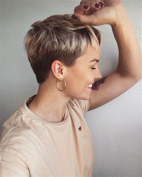 28 Gorgeous Short Pixie Haircuts With Bangs 2024 Hairstyles Weekly