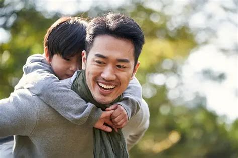 Asian Father Pictures Download Free Images On Unsplash