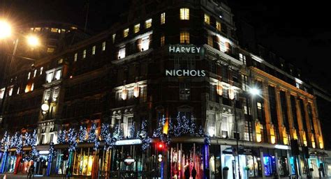 Harvey Nichols магазин из Великобритании фотографии и история