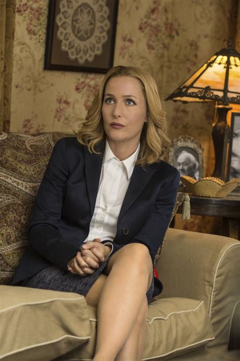 New Photo Gillian Anderson As Scully On The X Files Set Tv Insider