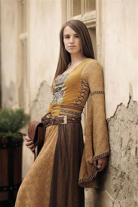 I Ve This As A Starting Point For A Medieval Style Costume Medieval Costume Medieval Dress