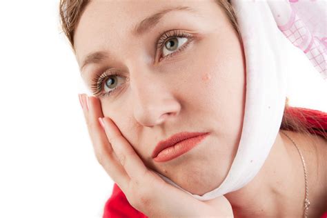Почему опухла щека а зуб не болит Почему опухает десна и что с этим