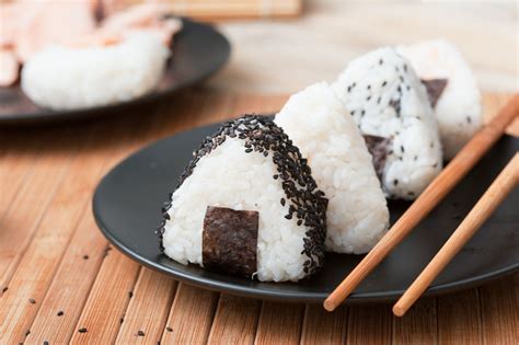 How To Make Onigiri Japanese Rice Balls Recipe Rice Balls