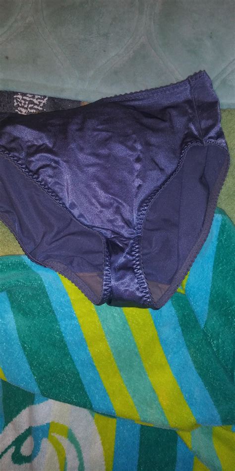 My Moms Purple Panties Scrolller