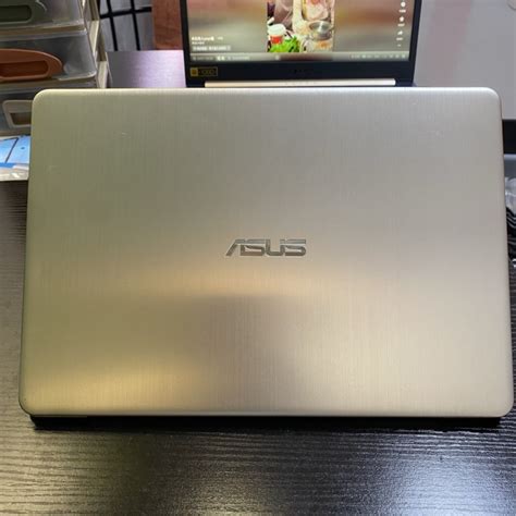 Asus Vivobook S14 S406ua 8代4核 I5 14 全高清 Win 11 永久office Ssd