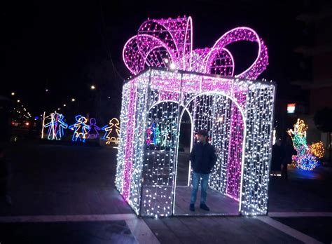 Christmas Illuminations Outdoor - Buy Lighted Outdoor Christmas