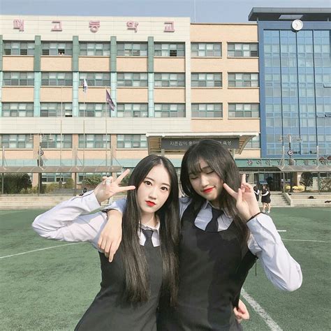 Pin Oleh 나연 Di Korean Girls Gadis Ulzzang Selebritas Seragam Sekolah