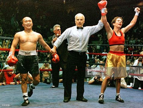 Boxing Referee Ron Rall Declares Female Boxer Margaret Macgregor Of